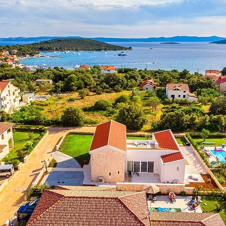Villa Vela Muline - 8 Plus 2 Guests - Heated Pool أوغليان المظهر الخارجي الصورة