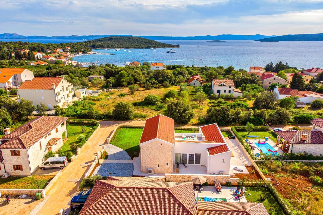 Villa Vela Muline - 8 Plus 2 Guests - Heated Pool أوغليان المظهر الخارجي الصورة