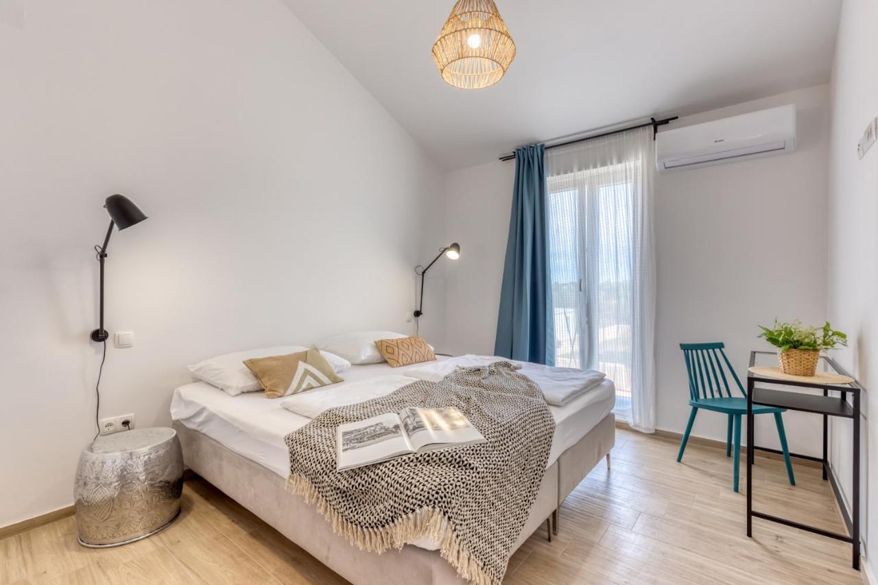 Villa Vela Muline - 8 Plus 2 Guests - Heated Pool أوغليان المظهر الخارجي الصورة